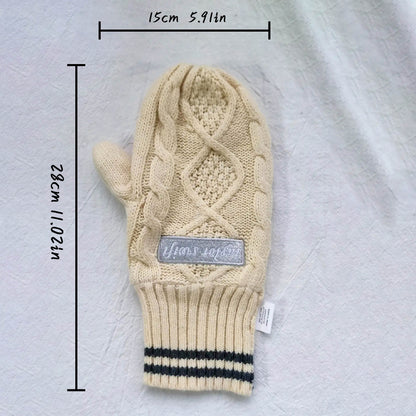Embroidery Cream Knitted Baking Glove