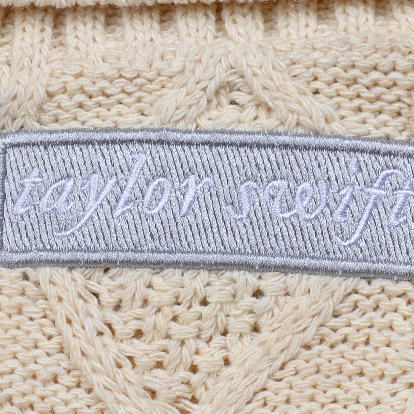 Embroidery Cream Knitted Baking Glove