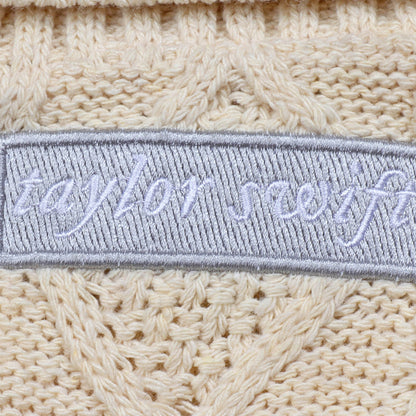Embroidery Cream Knitted Baking Glove